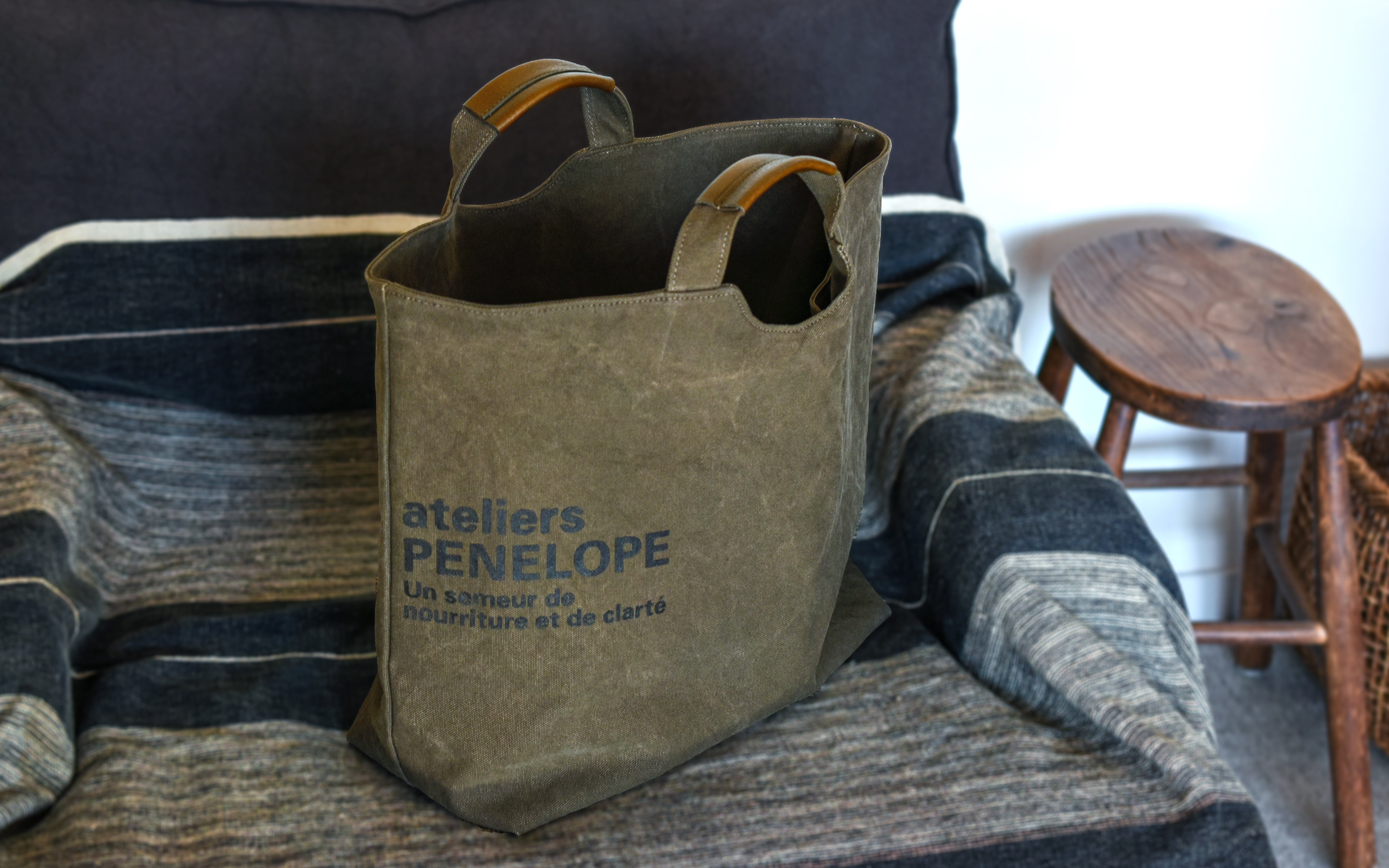AP Hole Tote(L)