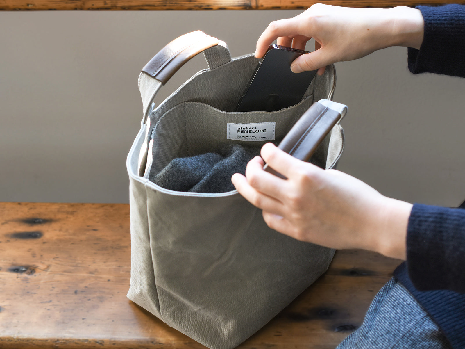 AP Hole Tote(S)