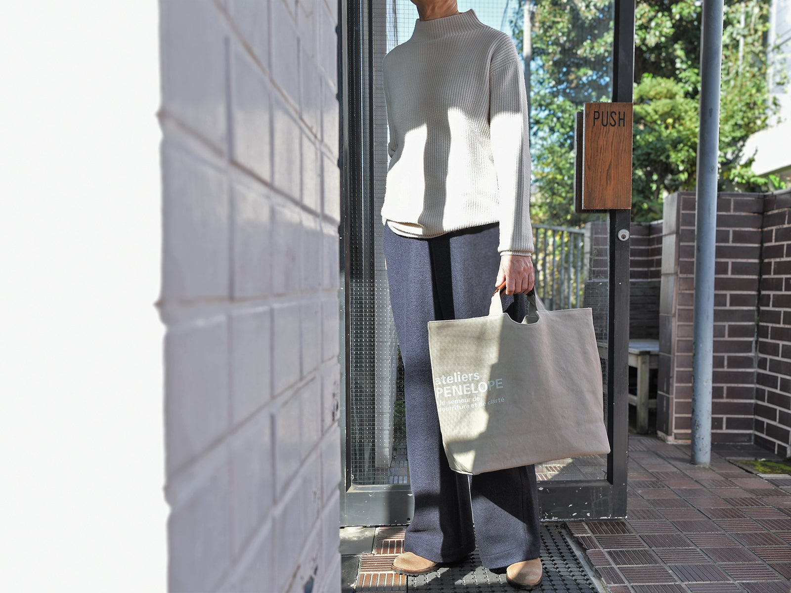 AP Hole Tote(L)