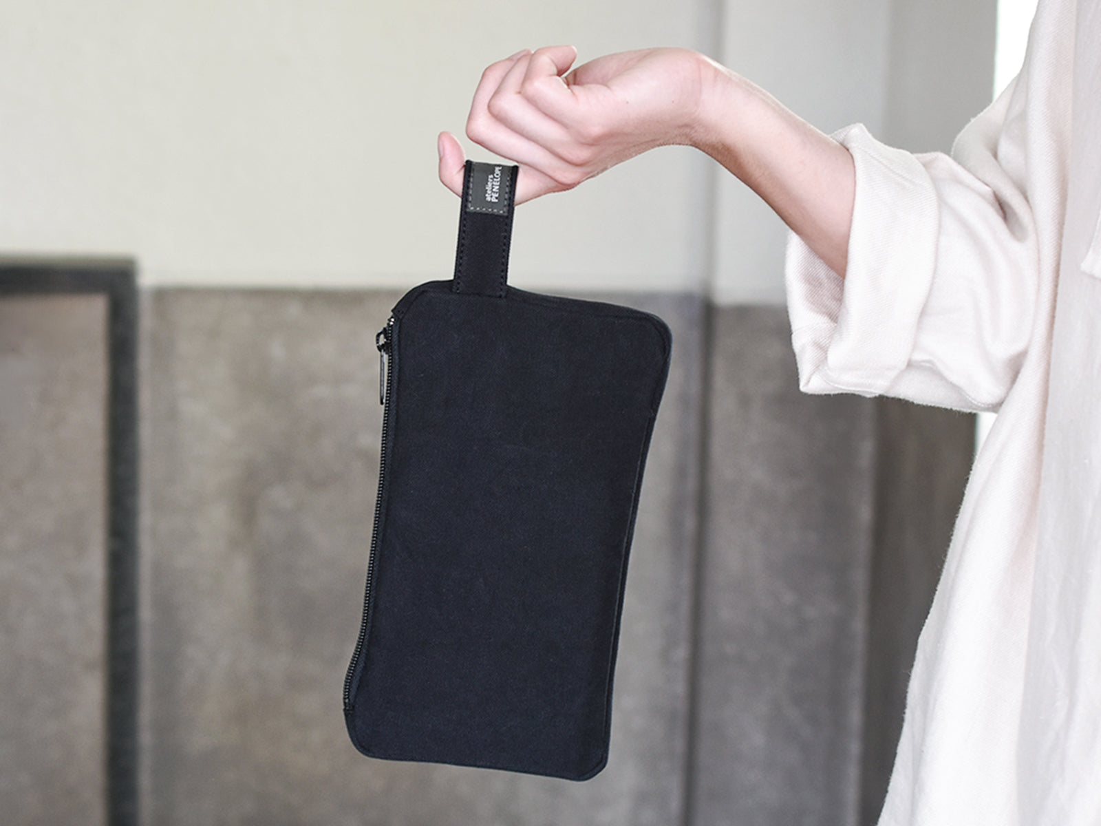 Bee Pouch