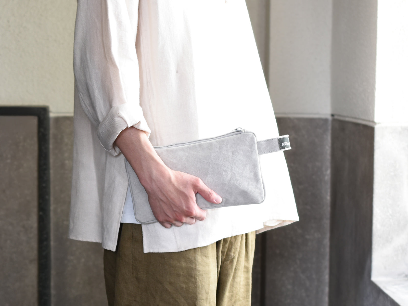 Bee Pouch