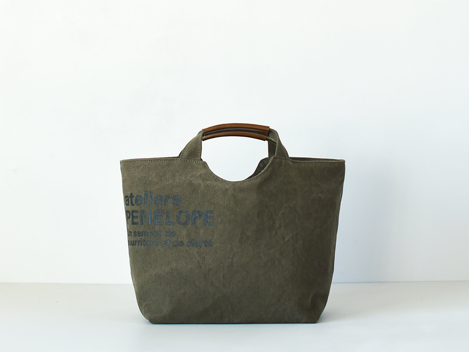 AP Hole Tote(S)