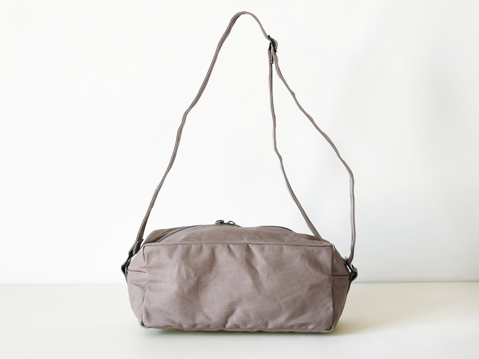 ateliers PENELOPE ボディバッグ グレー新品の 10 Pan | ateliers PENELOPE