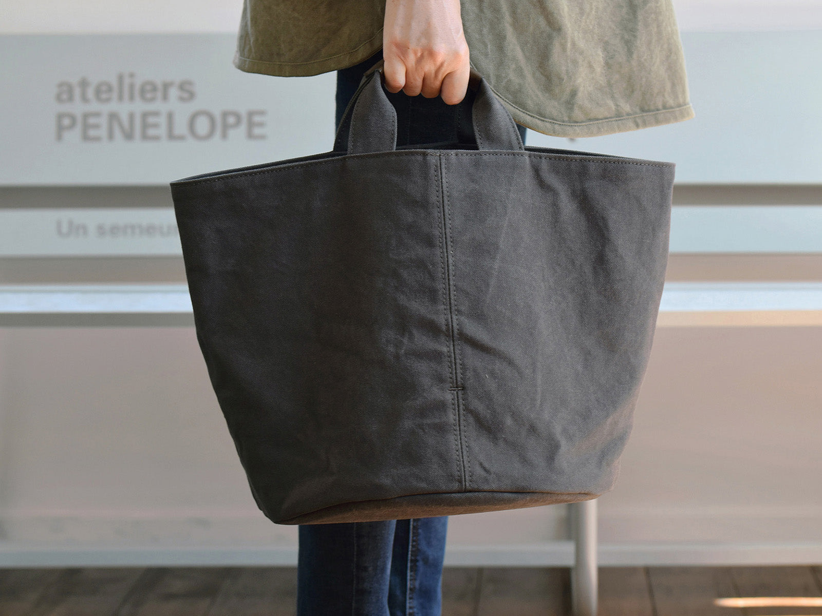 #6 Cylinder Bag
