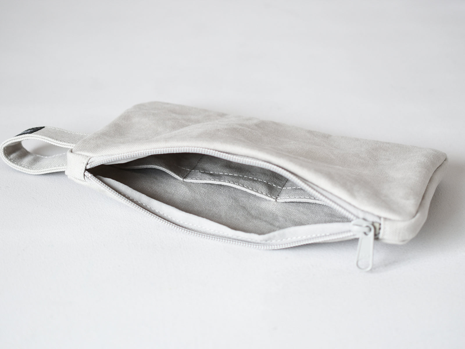 Bee Pouch