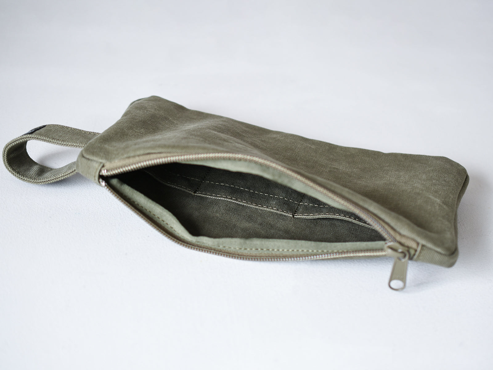 Bee Pouch