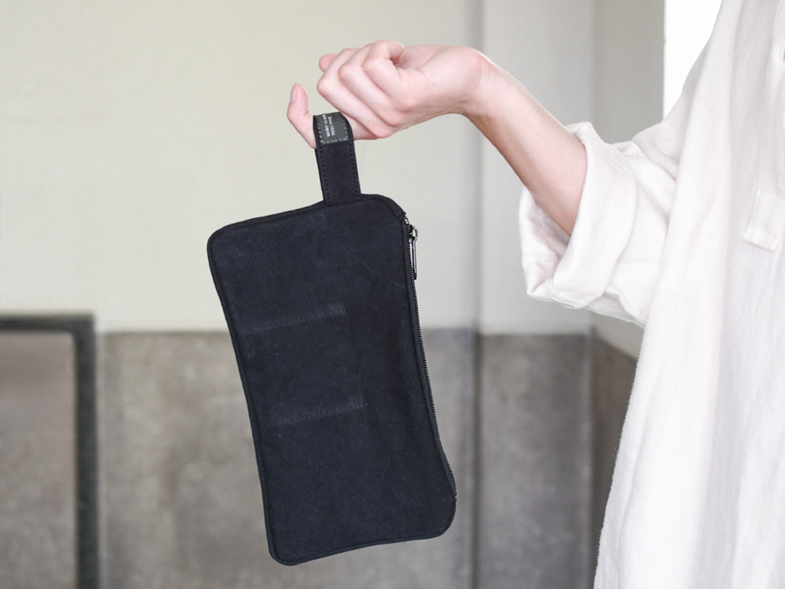 Bee Pouch