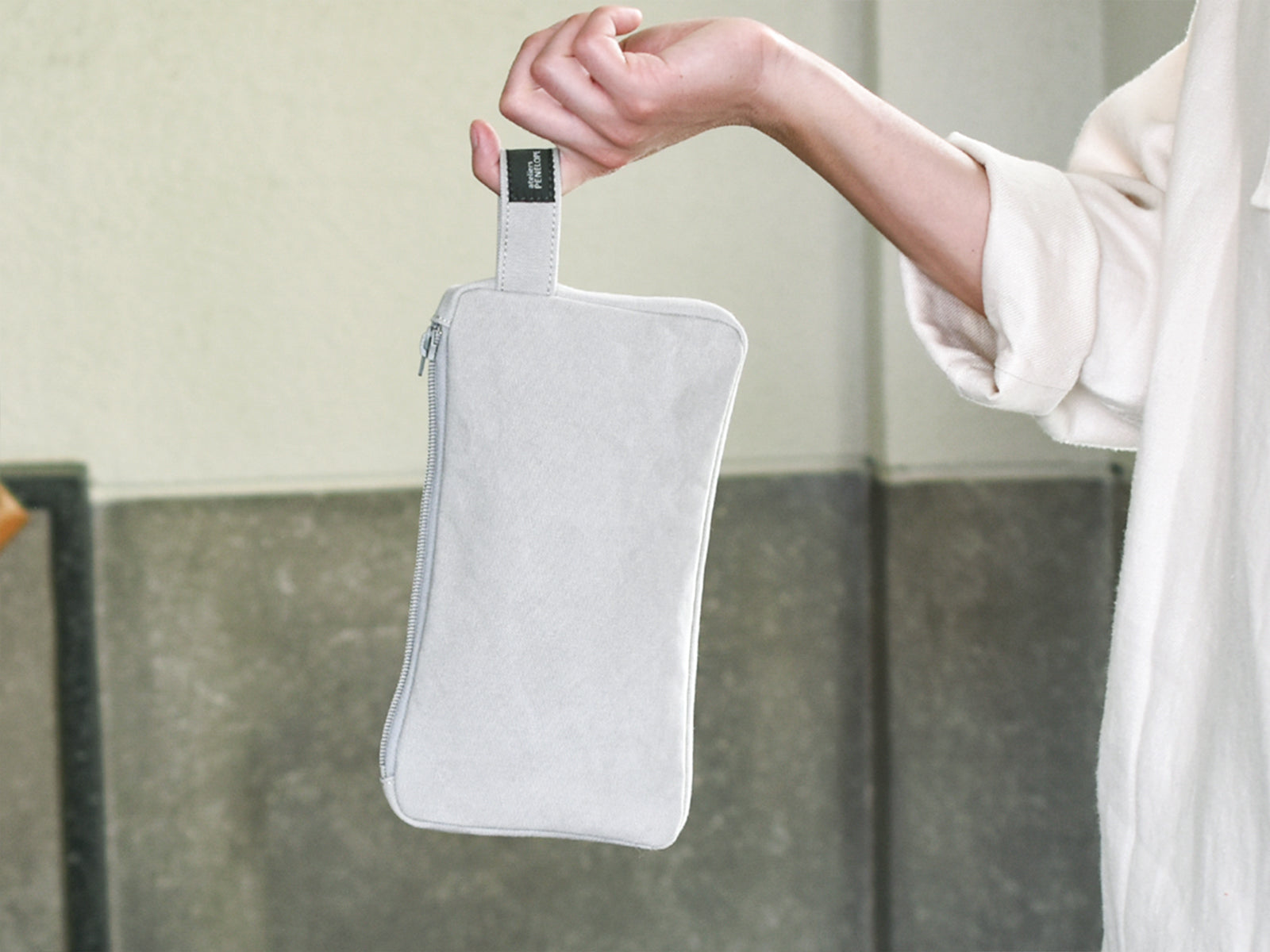 Bee Pouch