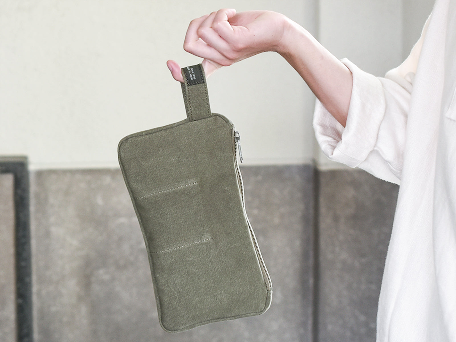 Bee Pouch