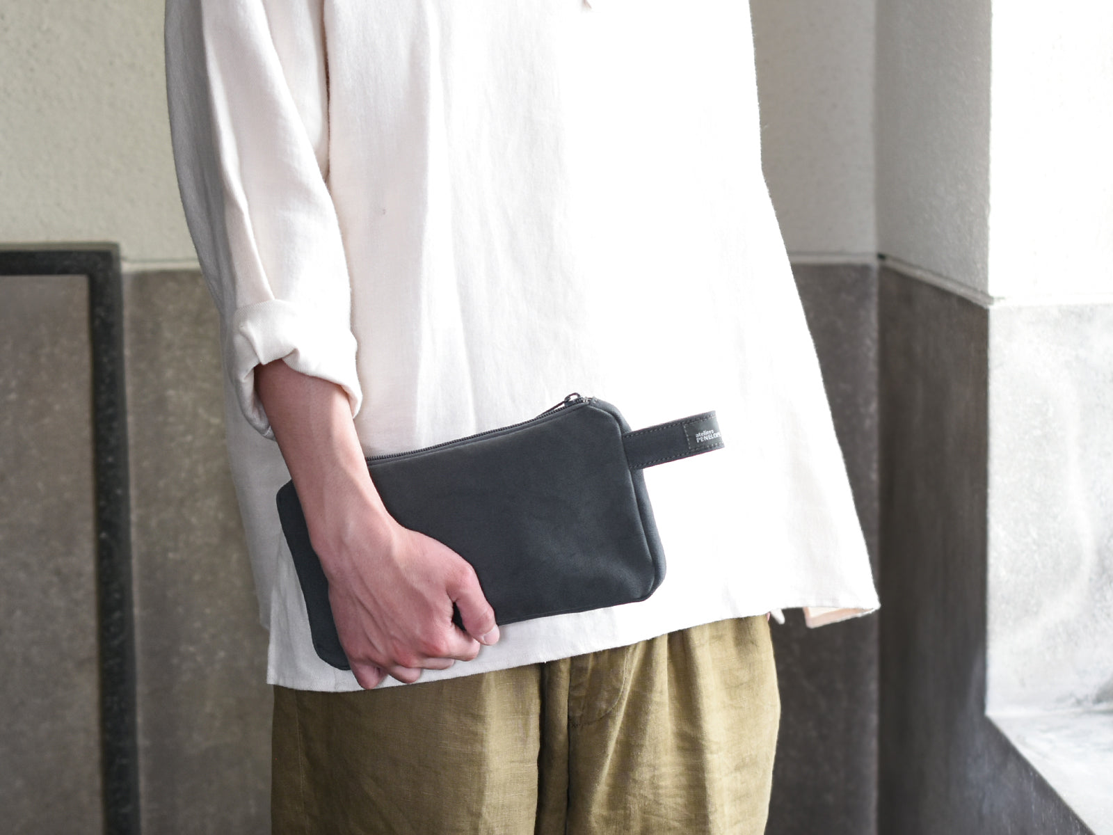Bee Pouch