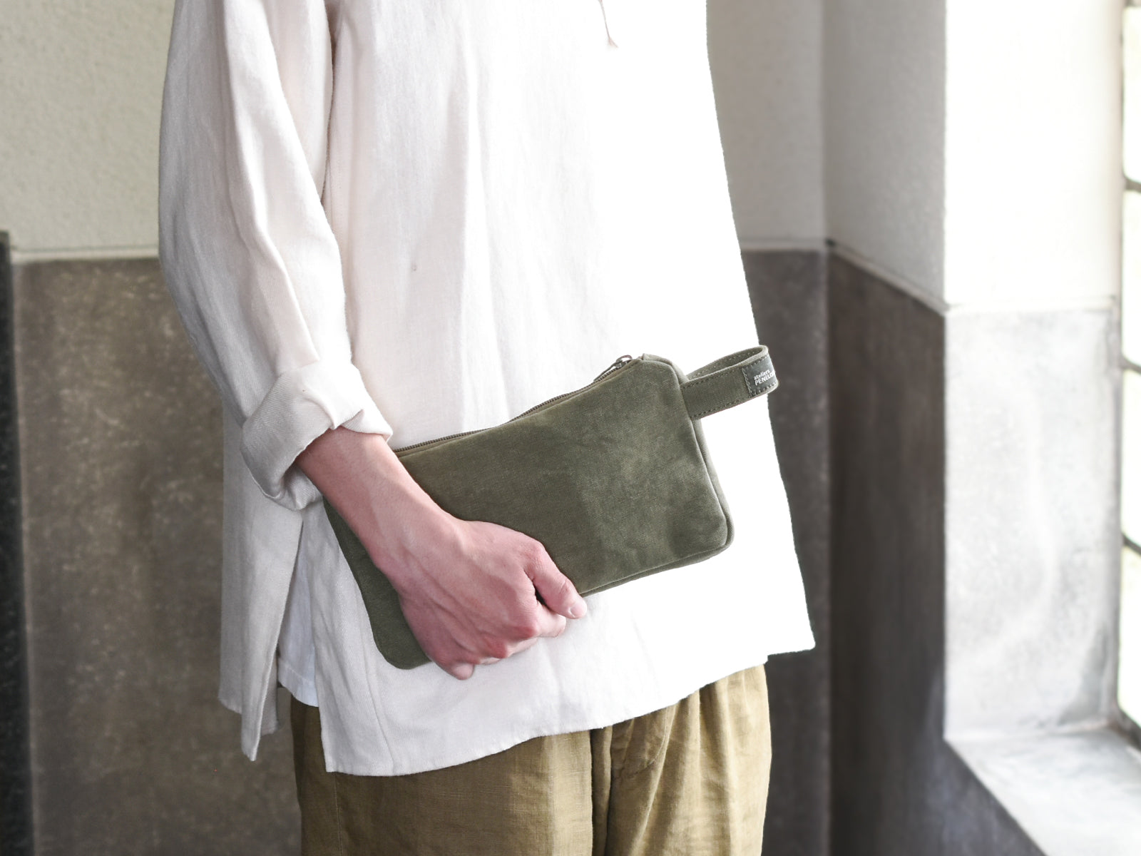 Bee Pouch