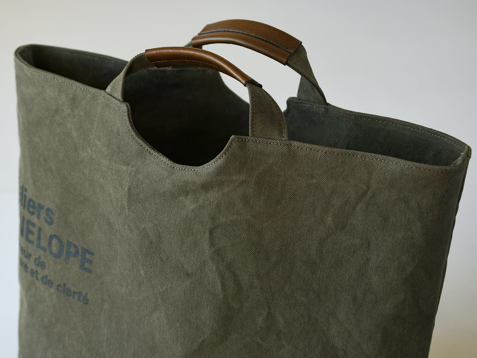 AP Hole Tote（L）
